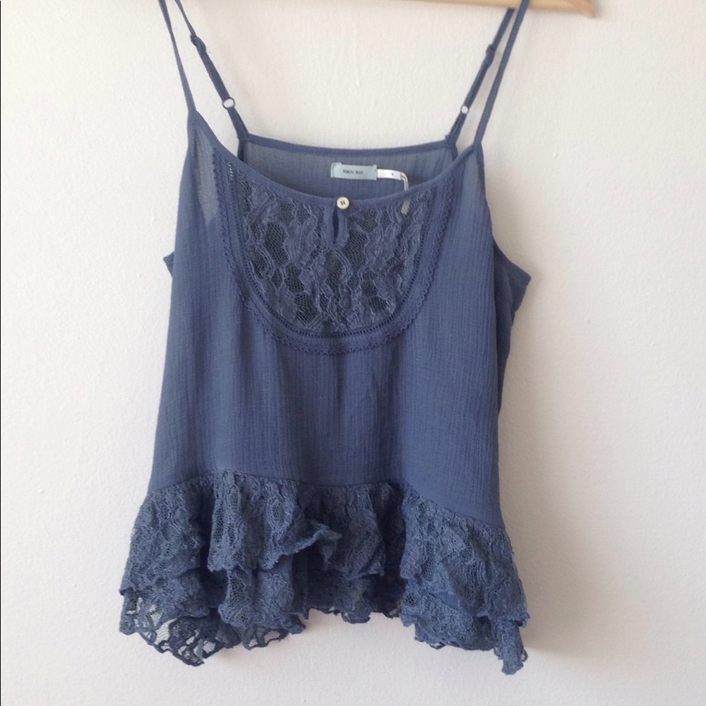 Flowy tank